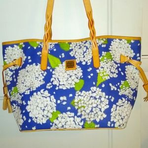 DOONEY & BOURKE HYDRANGEA TOTE